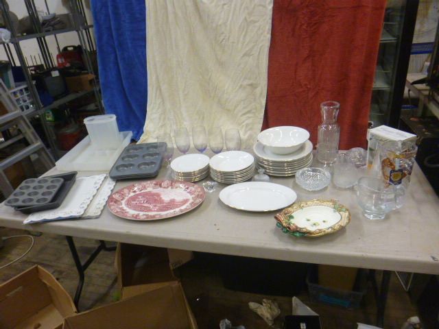 lot 35 image: Madelin China and Kitchen Items