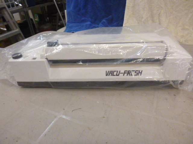 lot 48 image: NEW Vacu-Fresh Seal and Save
