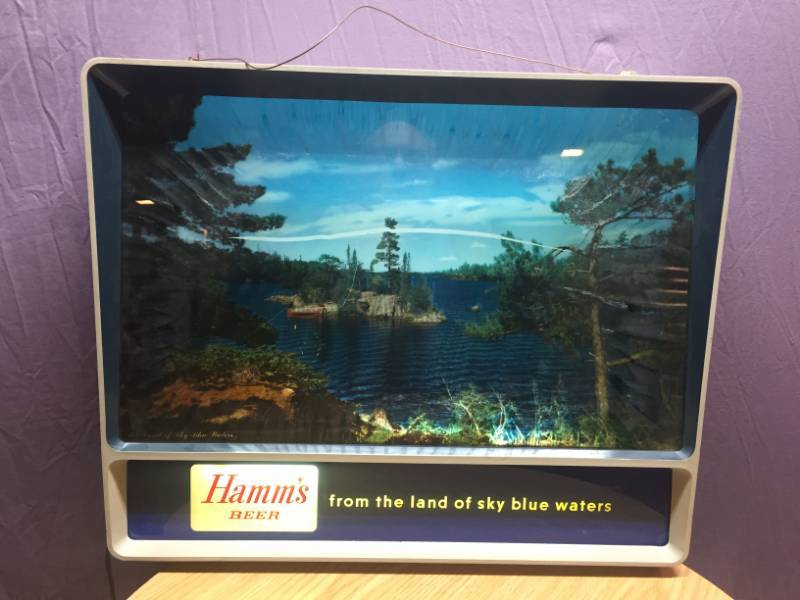 lot 3 image: Hamms Beer Light Up Sign