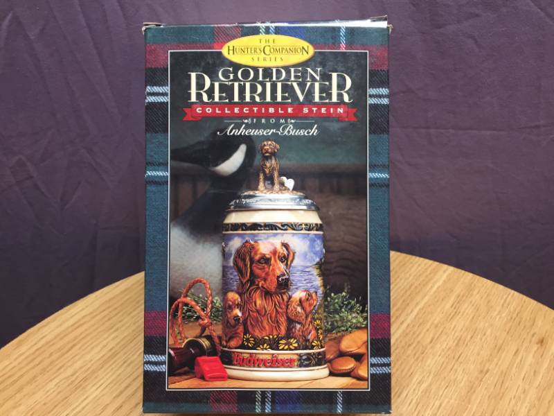lot 8 image: Budweiser Golden Retriever Stein