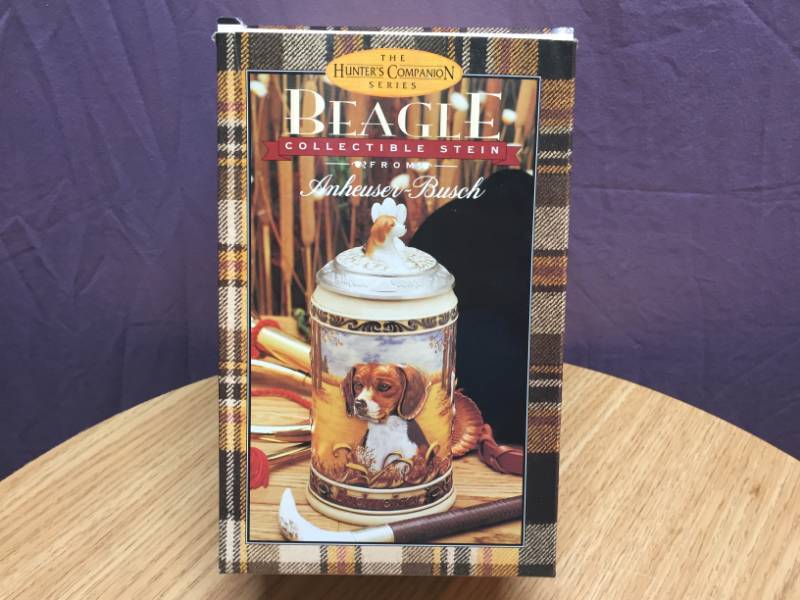 lot 9 image: Budweiser Beagle Stein
