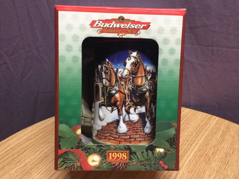lot 17 image: 1998 Budweiser Holiday Stein