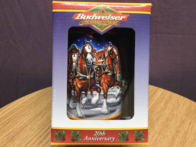 lot 18 image: 1999 Budweiser Holiday Stein
