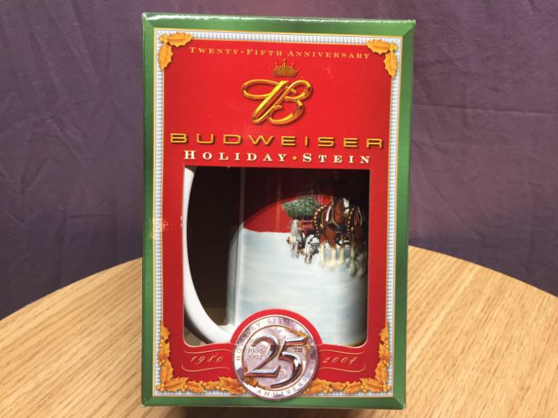 lot 23 image: 2004 Budweiser Holiday Stein