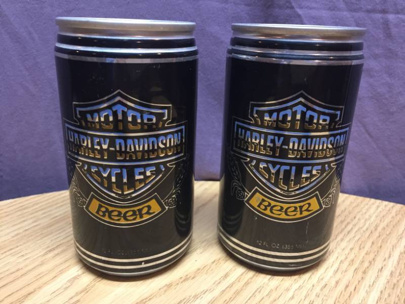 lot 41 image: 2 - 1984 Harley-Davidson Beer Cans