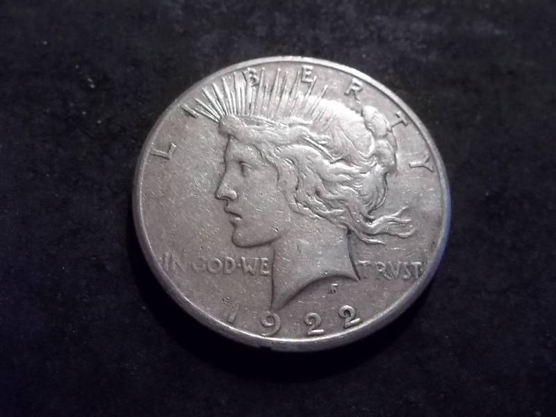 1922 D  Silver Peace Dollar