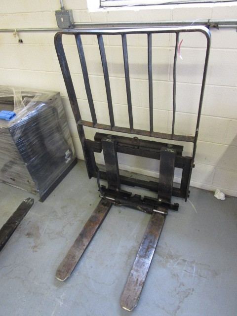 FORKLIFT CARRIAGE & FORKS