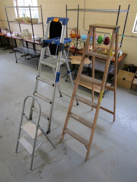 2 LADDERS  1 STEPLADDER
