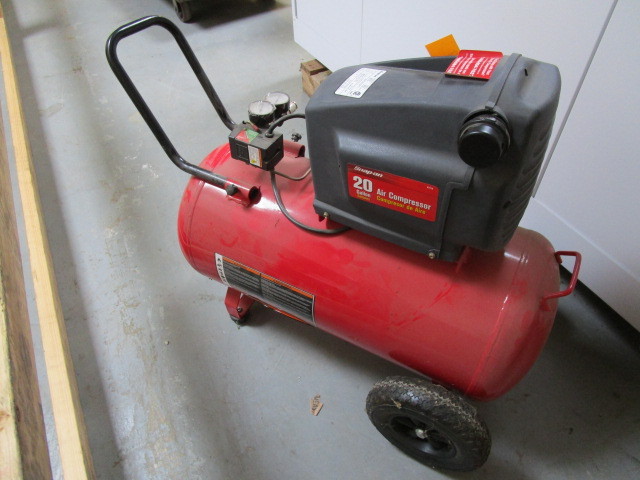 SNAP-ON 20 GALLON AIR COMPRESSOR