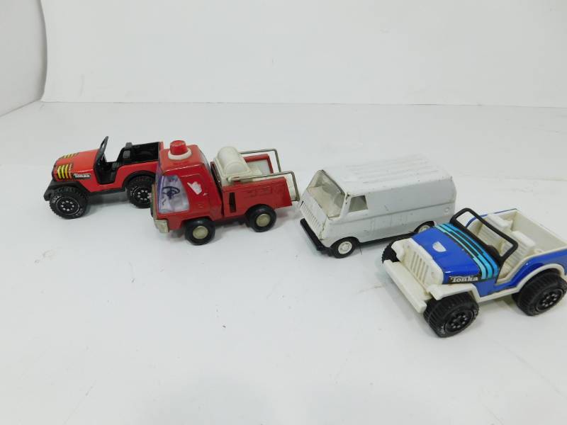 lot 45 image: Four Collectors Toy Vehicles
