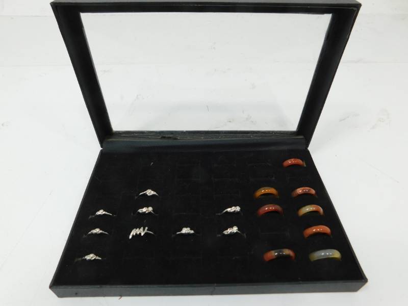 lot 67 image: Miscellaneous Rings