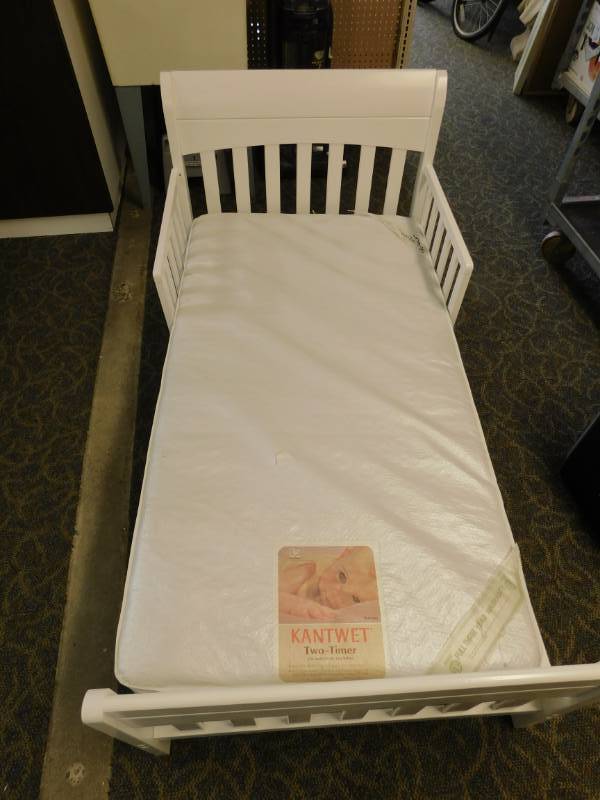 lot 83 image: Solution Toddler Bed