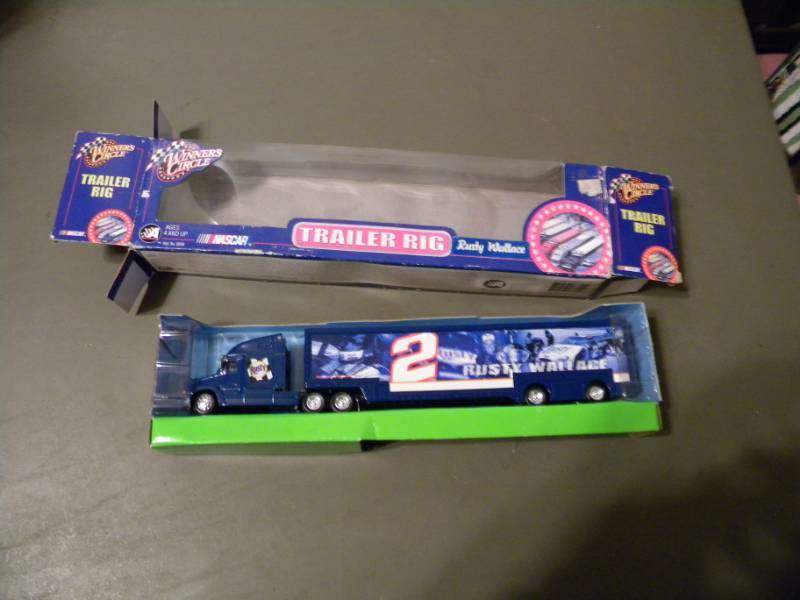 Winners Circle 164 Die-cast Rusty Wallace Trailer Rig