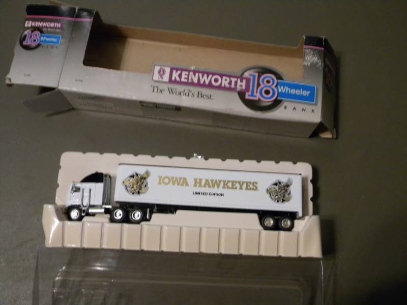 Liberty Classics 164 Die-cast Iowa Hawkeyes Kenworth  18 Wheeler