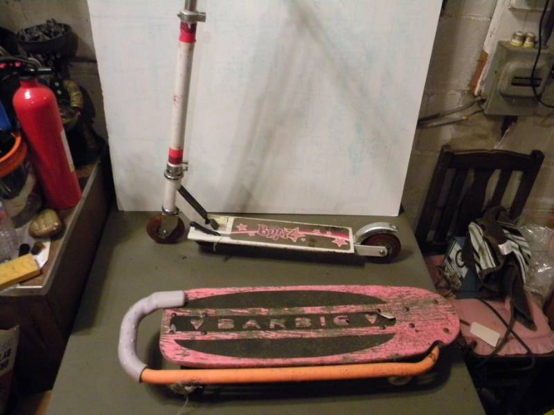 løfte Ru Knop Bratz Scooter & Barbie Skateboard/Scooter | October #2 Consignment and  Estate Sale- Collectibles, Sporting Goods, Tools and More! | K-BID