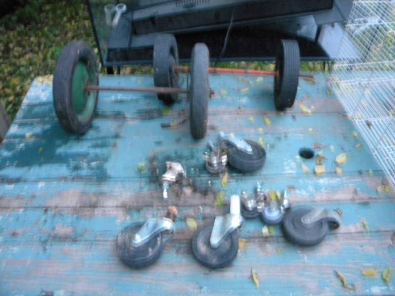 Casters & 2 Sets of Wheels on Axles