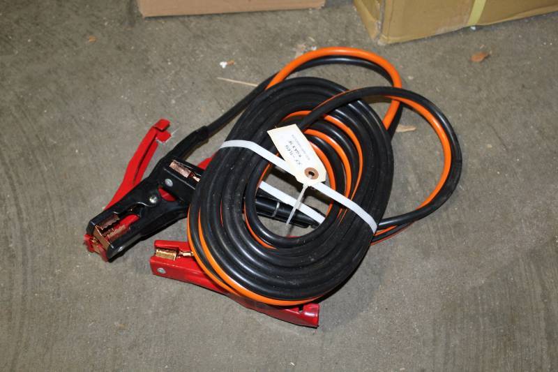 lot 18 image: Jumper Cables