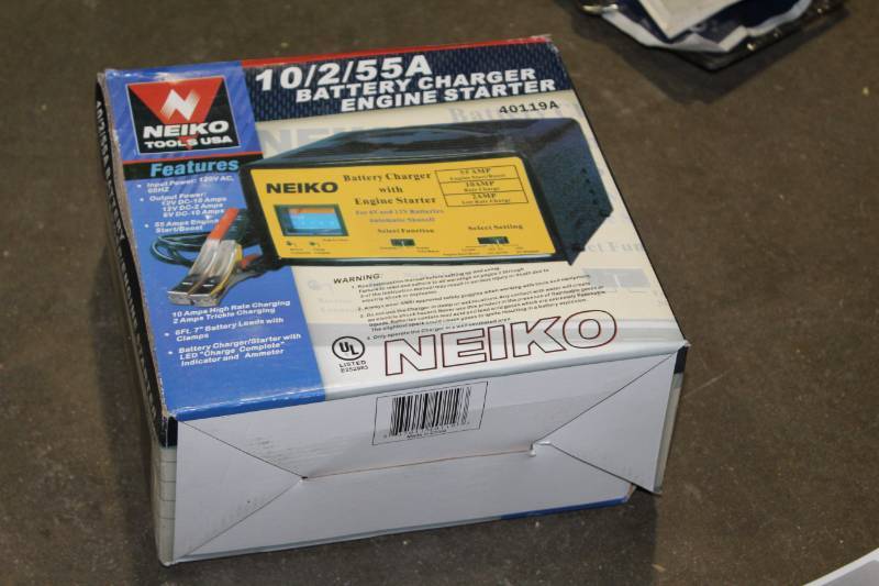 lot 6 image: Neiko 10255A Battery Charger Engine Starter