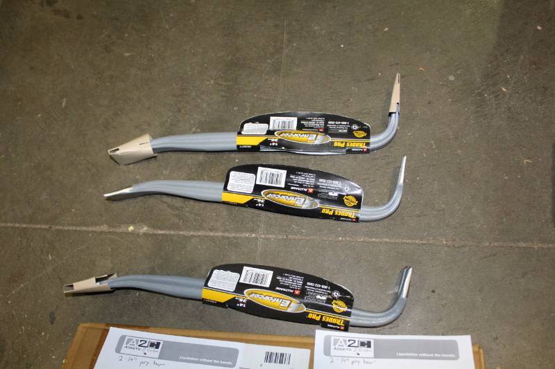 lot 30 image: Lot of (3) Alltrade Trades Pro The Enforcer 14in. Pry Bars