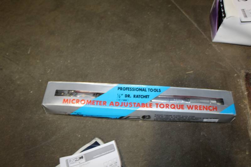 lot 34 image: Professional Tools 12in. Dr. Ratchet Micrometer Adjustable Torque Wrench