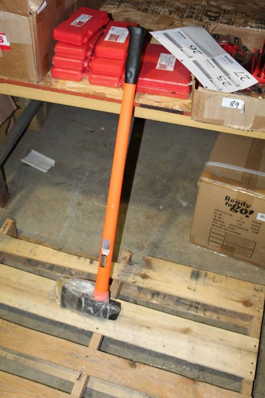 lot 25 image: Coleman 6lb. Splitting Maul w Strikje Armor Composite Handle
