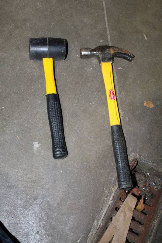 lot 96 image: Dragon Mallet, Claw Hammer
