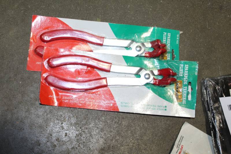 lot 87 image: Lot of (2) Sparkplug Terminal Pliers