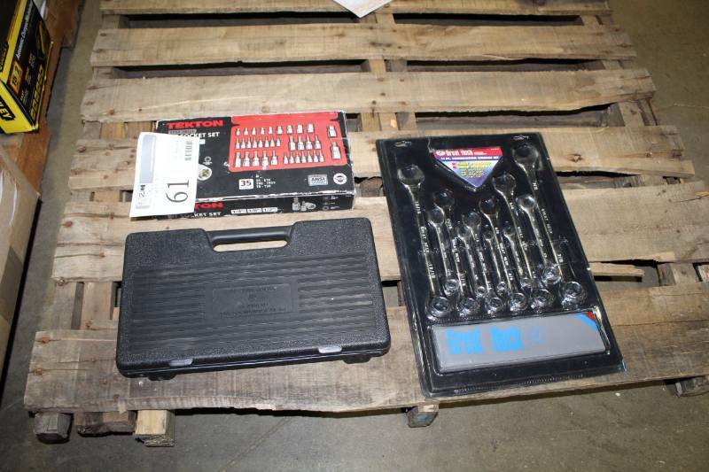 lot 61 image: Lot of (3) Hand Tool Sets - Tekton Star Drive SAE Bit Socket Set, Great Neck 11-Piece SAE Combination Wrench Set, Sir Plus Tools 32-Piece Screwdriver & Bit Set