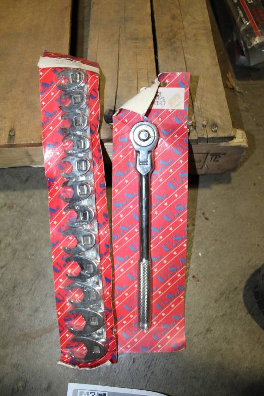 lot 114 image: Lot of (2) Hand Tools - 38in. Drive Flex Head Ratchet, 12-Piece Metric Flarenut Crowsfeet