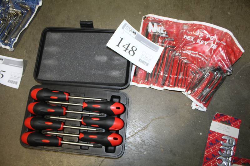 lot 148 image: Lot of (2) Hand Tools - Sir Plus Tools 7-Piece Star Key Driver Set, MIT 25-Piece SAE Hex Key Set