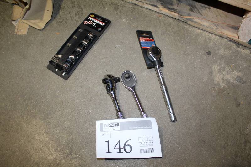 lot 146 image: Lot of (4) Hand Tools - True-Grip 38in. Drive Ratchet Handle, Socket Ratchet, Socket Ratchet, Powerbuilt 5-Piece Star Bit Set