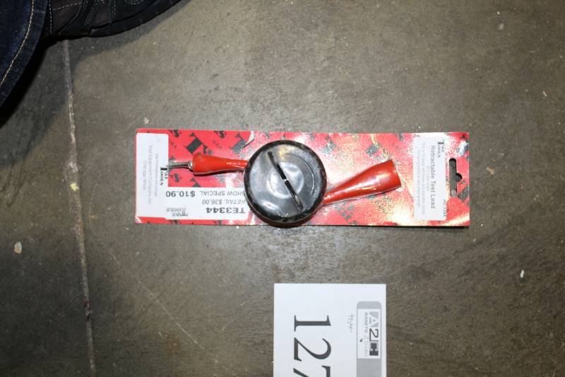 lot 127 image: T&E Tools Retractable Test Lead