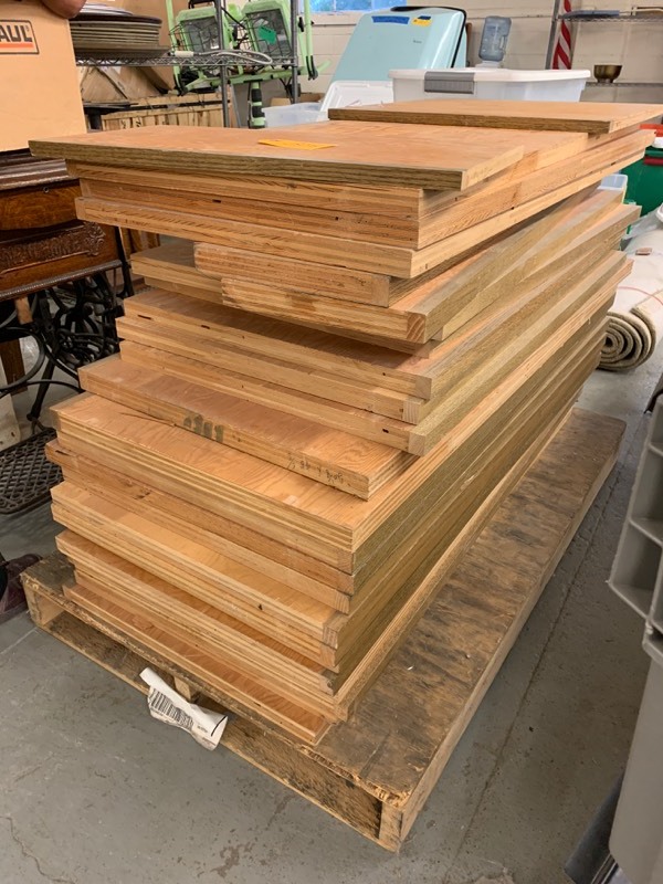 lot 302 image: LOT OF FACED PLYWOOD