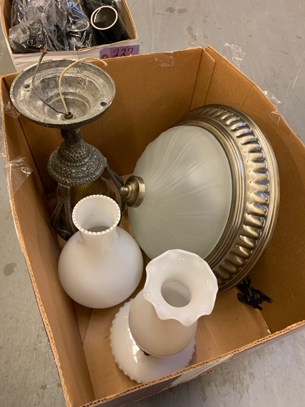 lot 313 image: GLASS LIGHTING FIXTURES
