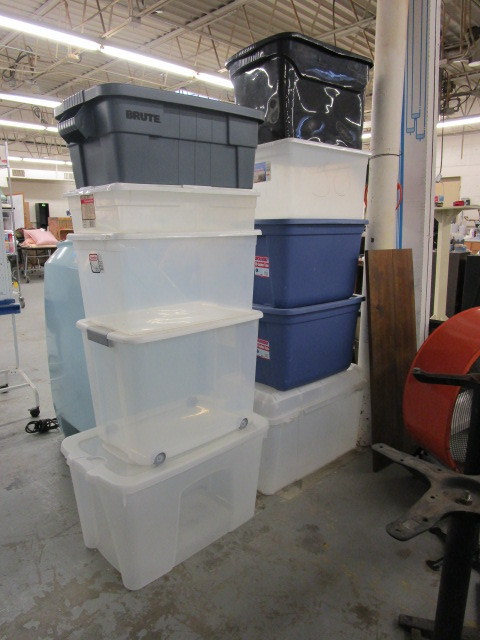 lot 337 image: 10 ASSORTED RUBBER STORAGE CONTAINERS