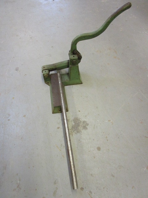lot 355 image: INDUSTRIAL SHEAR CUTTER