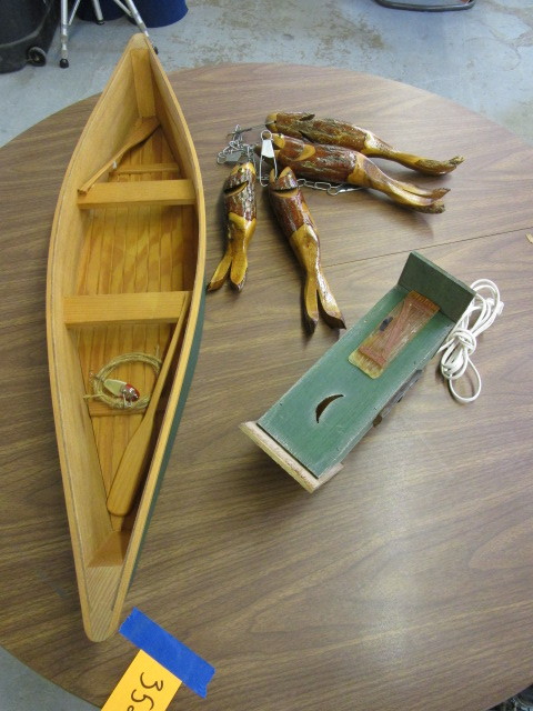 lot 377 image: CABIN DECOR