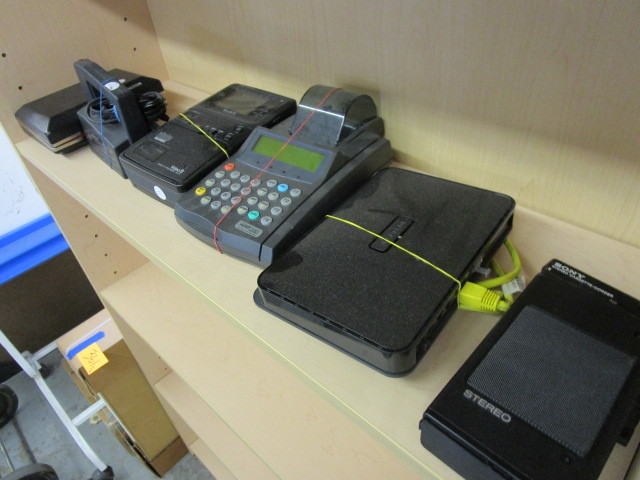 lot 378 image: ASSORTED VINTAGE ELECTRONICS