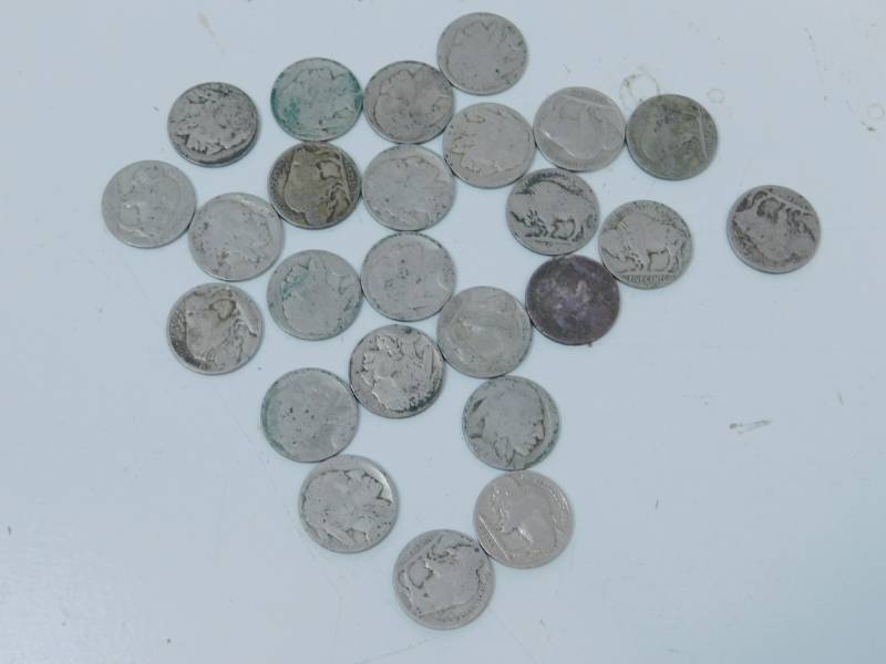lot 9 image: 25 Buffalo Nickels Mostly Culls