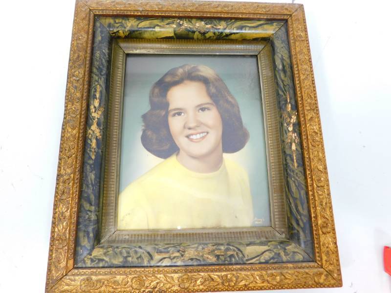 lot 28 image: 1930s high school photo in ornate frame