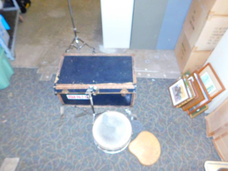 lot 19 image: Vintage Snare Drum & Trunk
