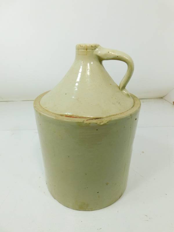 lot 68 image: Unmarked Red Wing Jug with small chip.