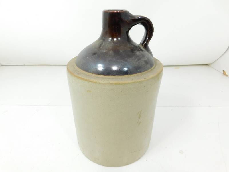 lot 75 image: Unmarked Red Wing Jug
