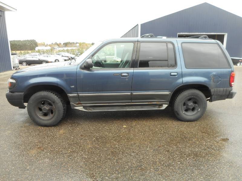 2000 Ford Explorer