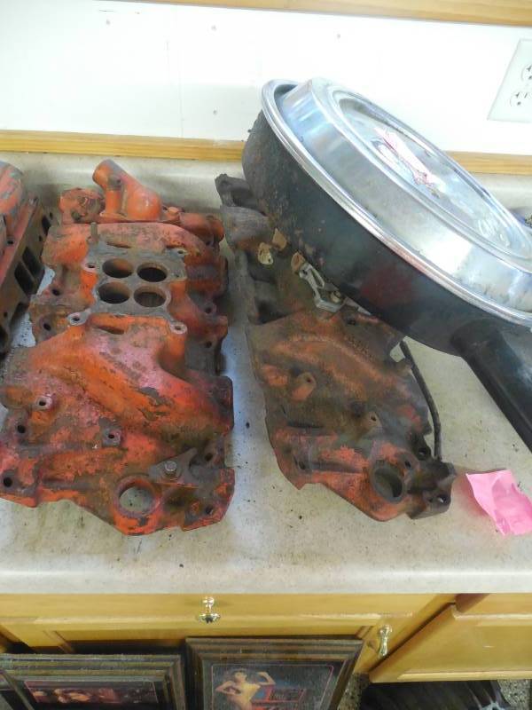 lot 5 image: 1968 CAMARO INTAKE  - CARB- AIR CLEANER