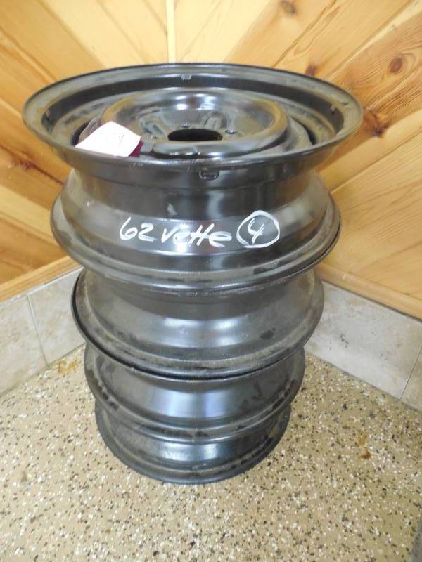 lot 29 image: 1962 CORVETTE WHEELS - SET OF 4