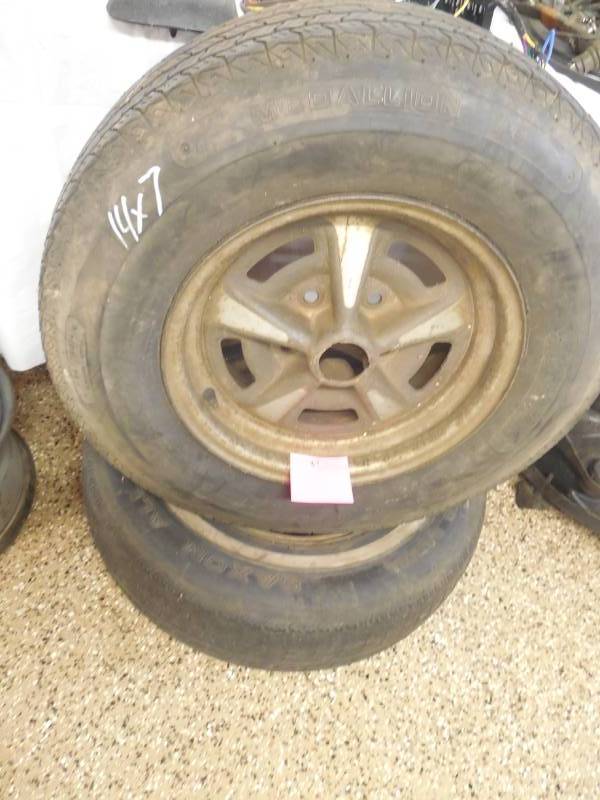 lot 31 image: (2) 14 X 7 PONTIAC RIMS