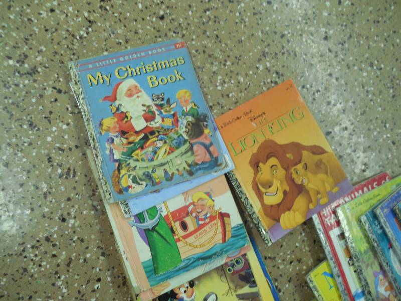 lot 38 image: OLD DISNEY CHILDREN BOOK LOT