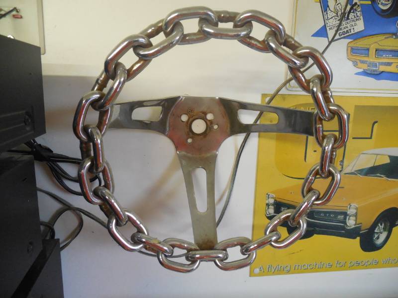lot 45 image: CHAIN LINK STEERING WHEEL