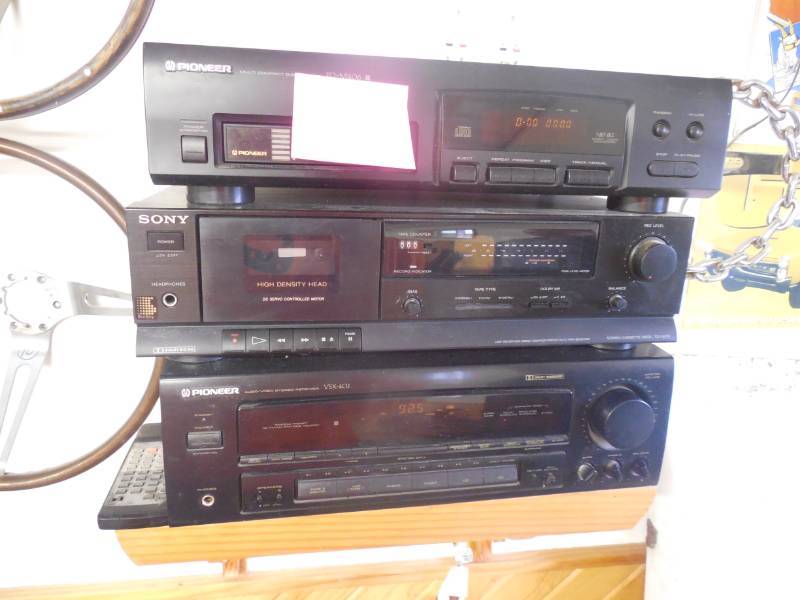 lot 47 image: HOME STEREO CD PLAYER - PIONEER , SONY AND 2 KLM SPEAKERS